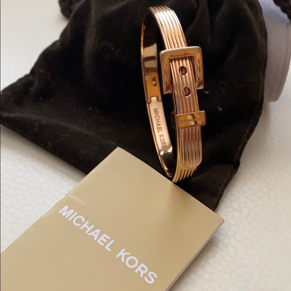 Michael Kors  Rose gold. Bracelets